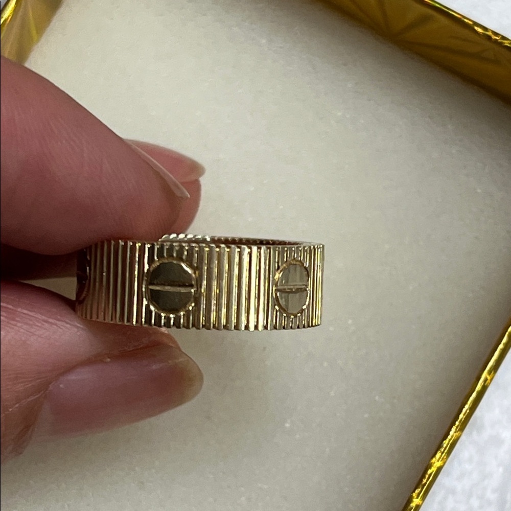 14k yellow Gold Textured Ring